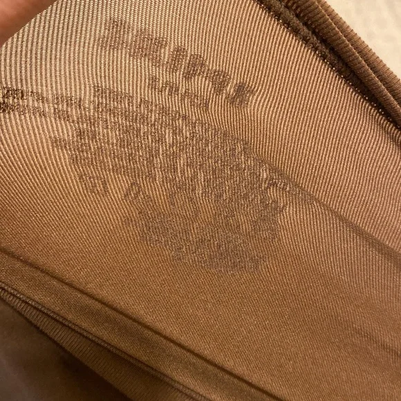 SKIMS Classic Women's Long-Sleeve Crewneck Top - Brown. Size L - Picture 3 of 6